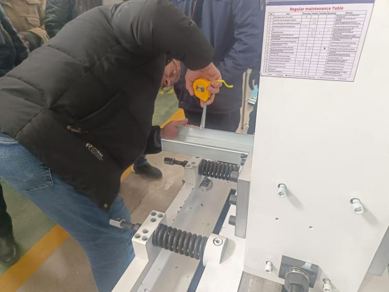 出口沙特地区的型钢机设备，yh533388银河冷弯工程师展实力以专业攻克小边与腰高难题